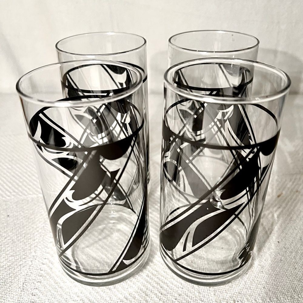 Libbey Tumblers Set of 4 With Three Black Diagonal Bands Leaf Design 14 Oz EVC.